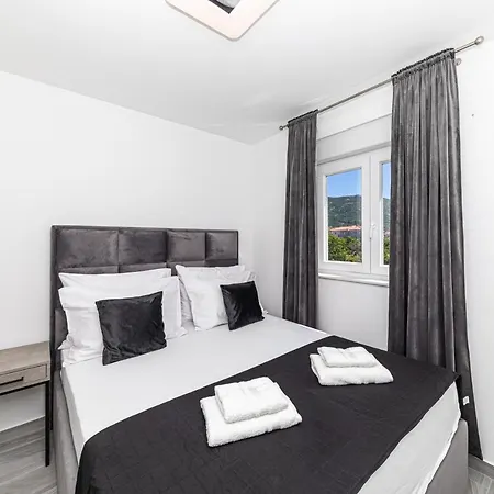 Rooftop New Castel 2023 Private Jacuzzi Apartament