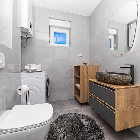 Apartament Rooftop New Castel 2023 Private Jacuzzi Kaštela