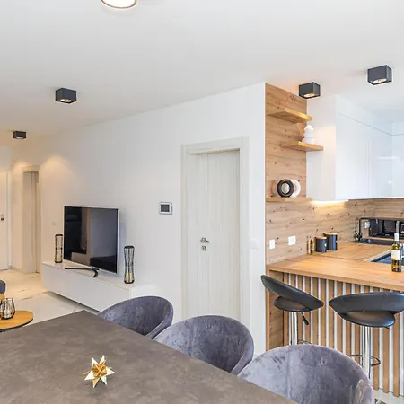 Rooftop New Castel 2023 Private Jacuzzi *