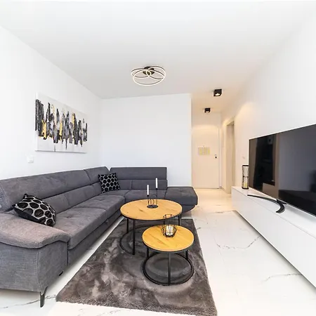 Rooftop New Castel 2023 Private Jacuzzi Kaštela