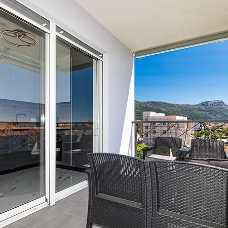 Apartamento Rooftop New Castel 2023 Private Jacuzzi Kaštela